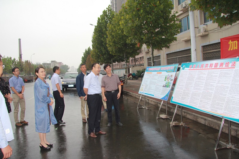 1504230931101925.jpg 河南省测绘地理信息局领导检查指导.JPG