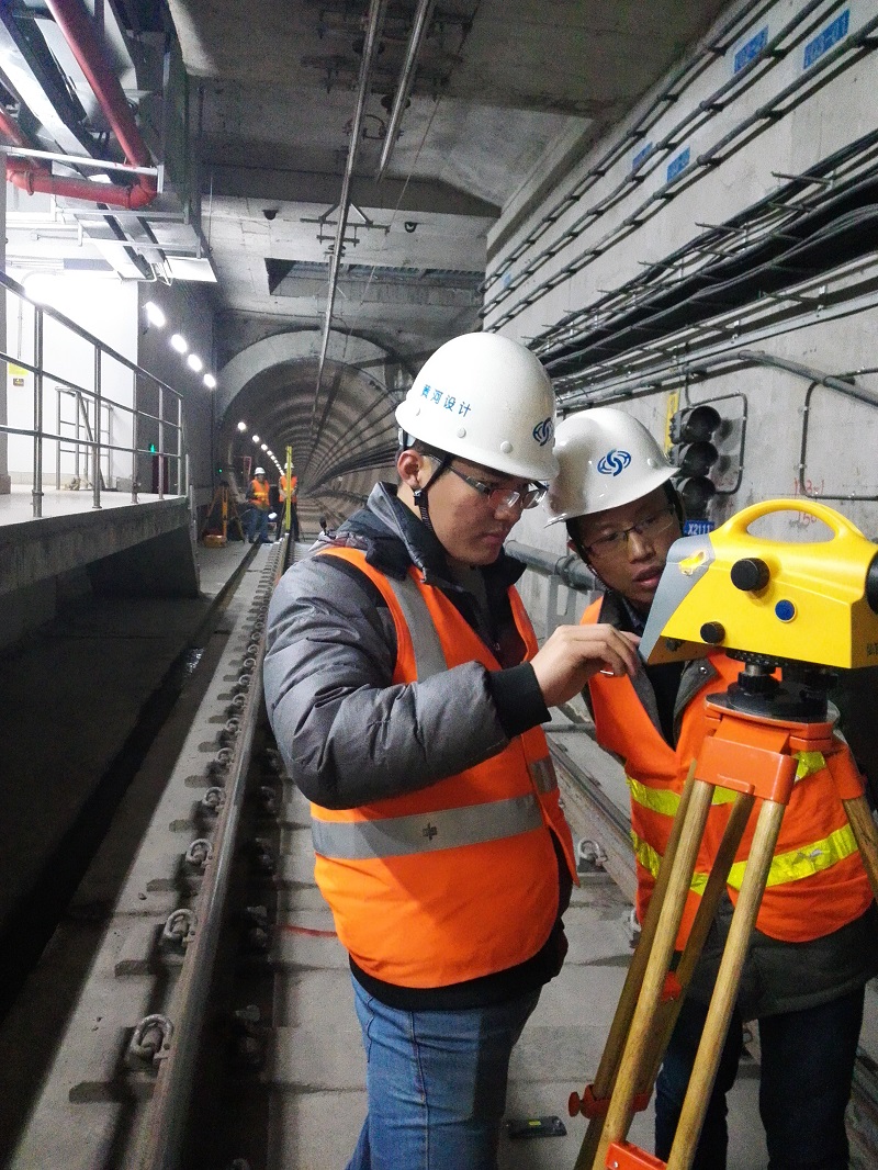 06公司开展郑州地铁安全监测.jpg