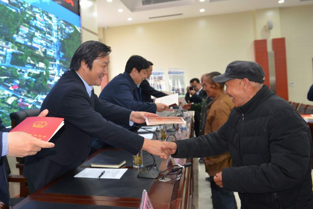 1554883656530379.jpg 1a8ce54176e866b22804cfeacf73b4d.jpg