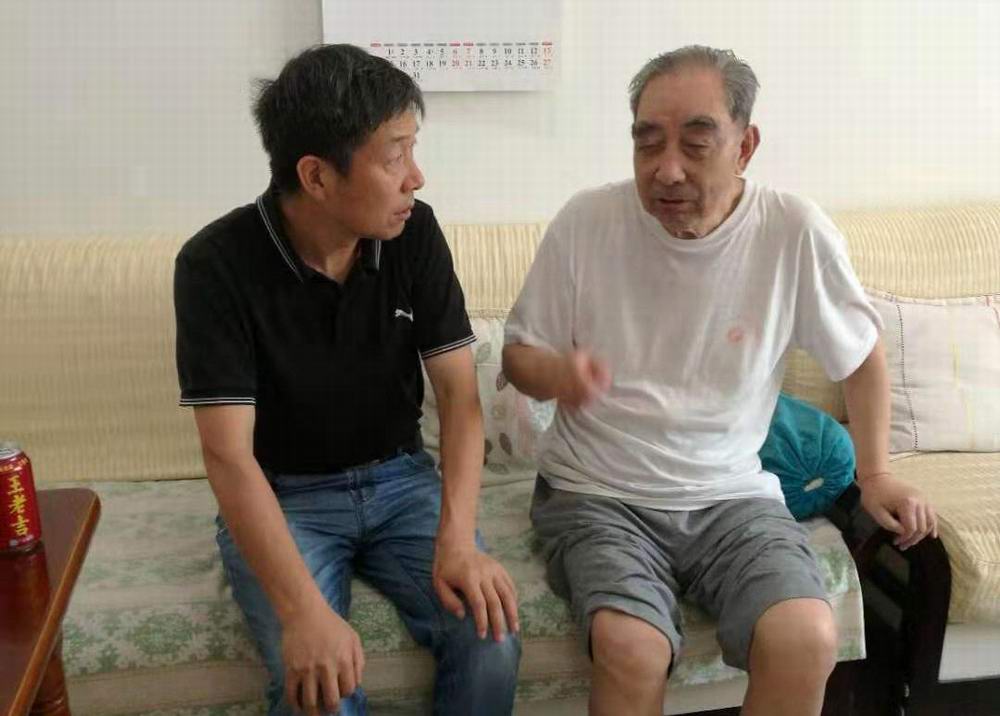 慰问退休复转军人4 - 副本.jpg