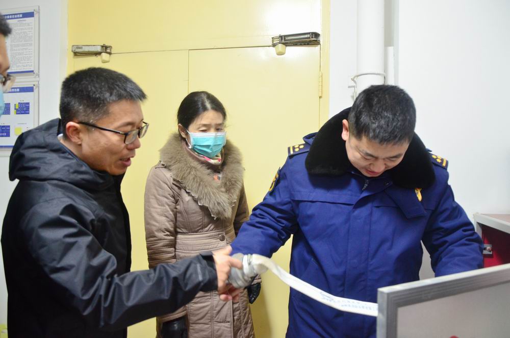 检查消防设施.JPG