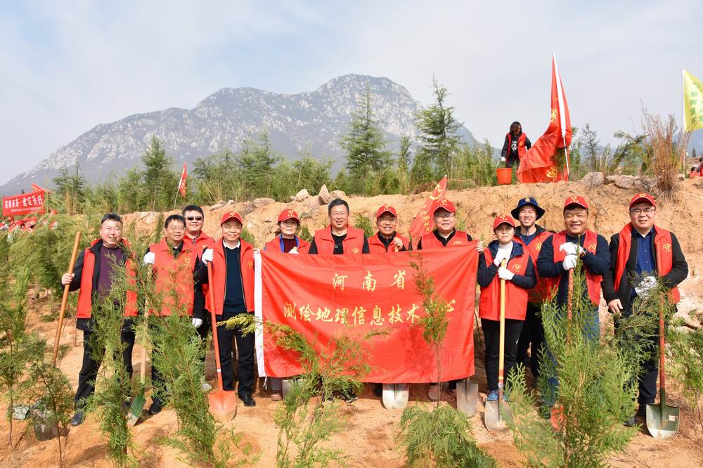 调整大小 1合影.jpg