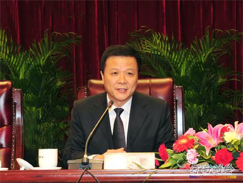 国家测绘局党组成员、副局长宋超智主持总结会。