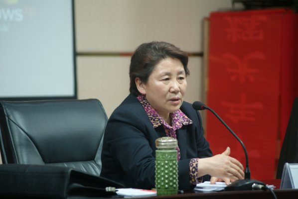 河南省测绘局局长贾志伟主持报告会并作报告