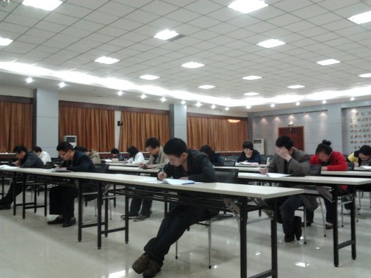 综合测验考试现场