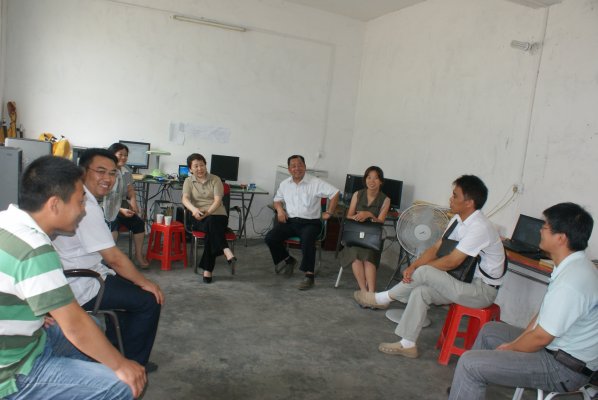 贾志伟局长与测绘队员座谈