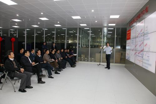 11月29日，国家测绘地理信息局副局长李维森一行到国家基础地理信息中心调研，听取数据库建设情况汇报。