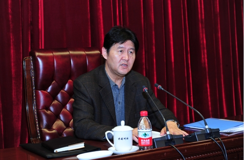 国家测绘地理信息局党组书记、局长徐德明作重要讲话。