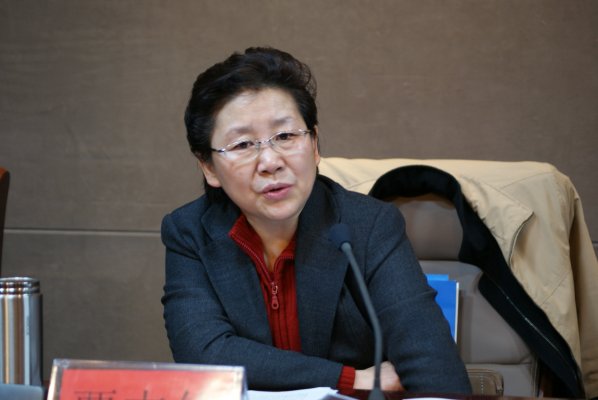 贾志伟局长作工作报告