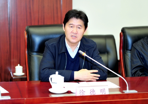 国家测绘地理信息局党组书记、局长徐德明出席签约仪式并讲话。