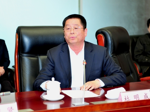 九成科技董事长杜明成在签约仪式上发言。