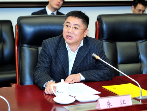 国测集团总裁朱江在签约仪式上发言。