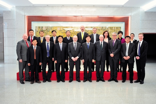 参加会见人员合影。 