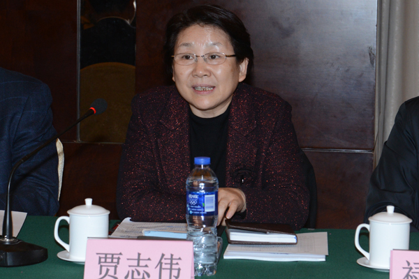 河南省测绘地理信息局局长贾志伟出席会议并致辞。