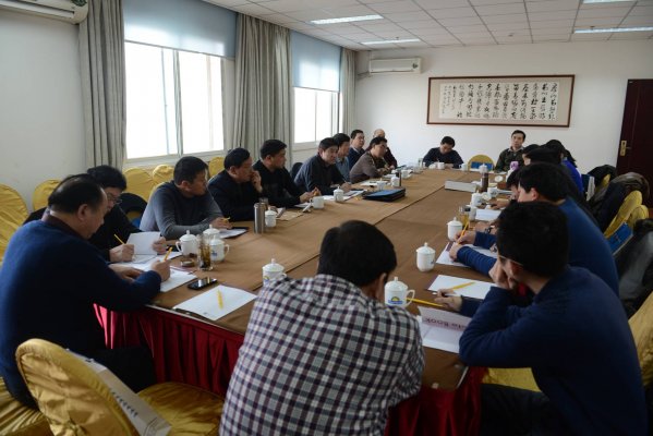 分组讨论现场。