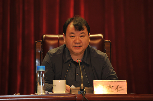 局党组成员、副局长闵宜仁对《意见》出台的背景和主要精神进行了说明和解读。