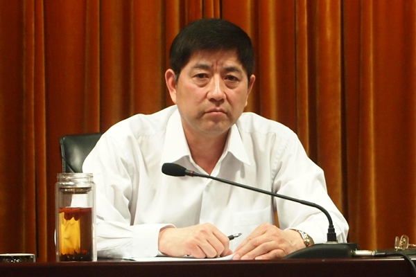 河南省测绘地理信息局党委委员、副局长王进福主持会议。