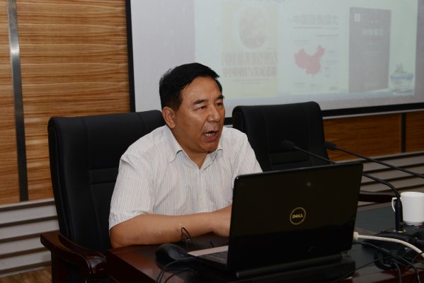 河南省第一次全国地理国情普查领导小组办公室常务副主任、省测绘地理信息局副局长禄丰年出席开班仪式并讲话。