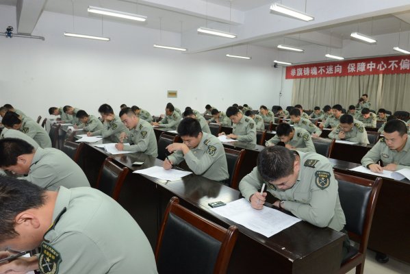 理论知识考试现场