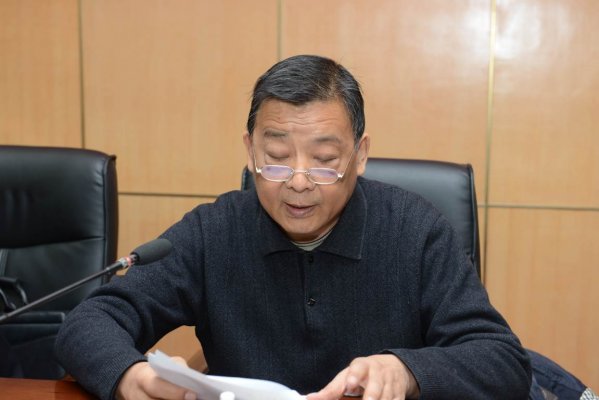 郑州测绘学校校长、省测绘学会副理事长李玉潮宣读了2014年度优秀测绘工程奖获奖单位名单