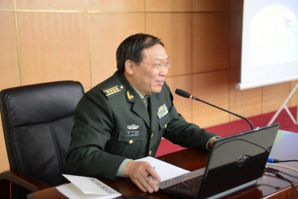 解放军信息工程大学导航与空天目标学院院长李广云教授作专题报告