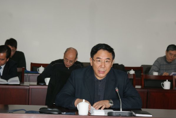 禄丰年副局长（主持工作）汇报有关情况