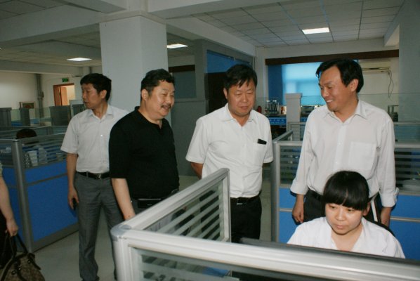 督导检查组一行还深入作业现场