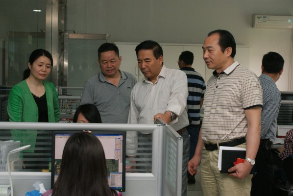 禄丰年副局长率督导检查组一行察看并了解普查作业进展情况