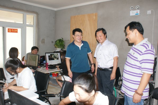 刘济宝局长查看外业工作环境