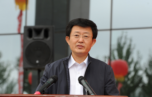 中国能源化学工会全国委员会主席王俊治致辞。 