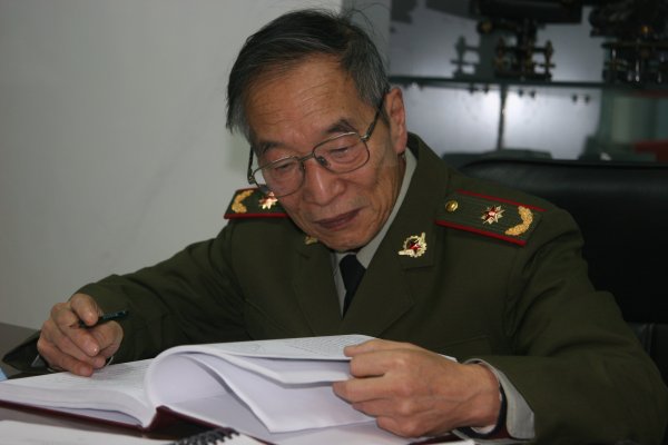 许院士早年工作照