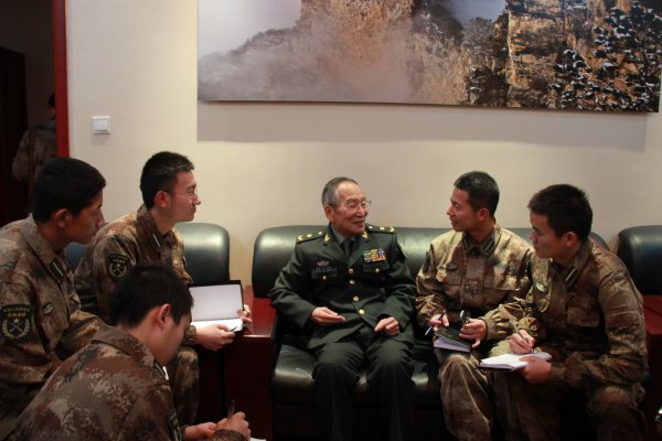 许院士与青年学员交流