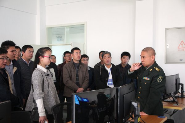 参观军事测绘国家级实验教学示范中心