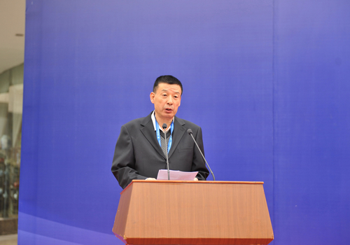 中国能源化学工会全国委员会国土资源工作部部长东风在开幕式上致辞