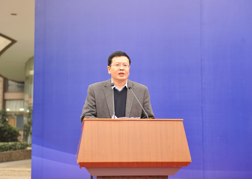 江苏省国土资源厅副厅长、江苏省测绘地理信息局局长刘聪在开幕式上致辞