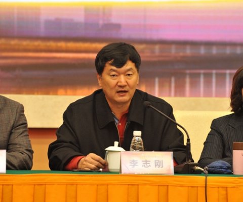 国家局总工程师、竞赛组委会副主任李志刚宣读表彰决定