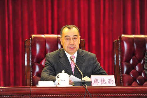 国土资源部党组成员、副部长，国家测绘地理信息局党组书记、局长库热西作2015年全国测绘地理信息工作报告。