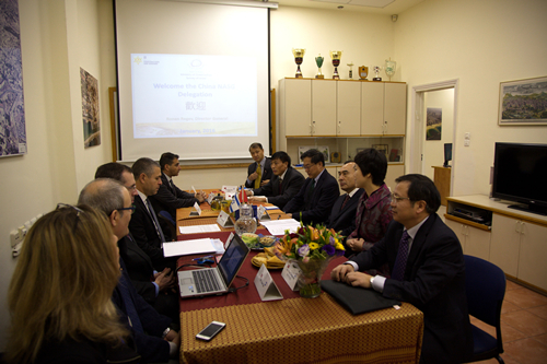 库热西与以色列国家测绘局局长举行会谈