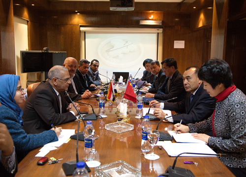 库热西与埃及国家遥感和空间科学署署长举行会谈