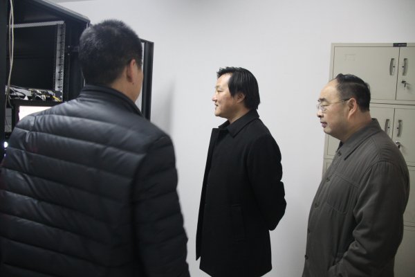 察看河南CORS运行情况