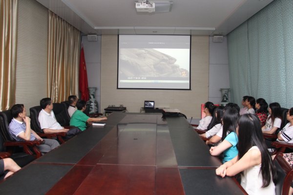 观看党员教育专题片《信仰》