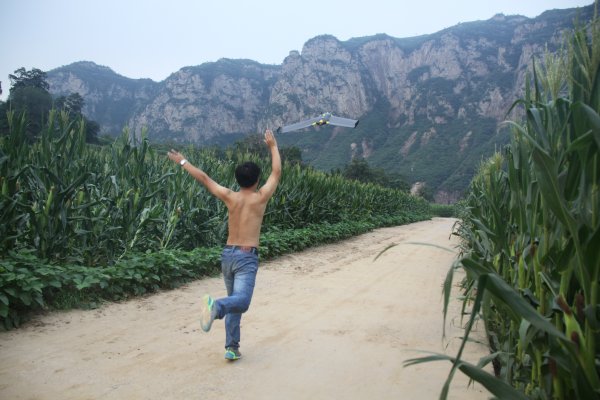 最后一个&ldquo;失联村&rdquo;无人机起飞