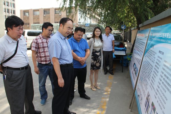 纪委书记何晨巡查《测绘法》宣传活动