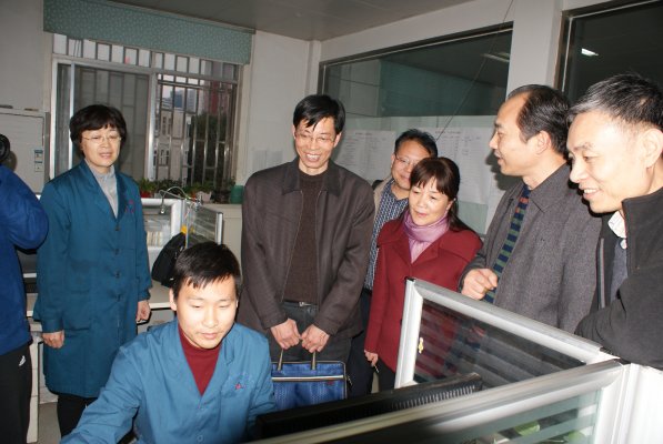 察看精准扶贫系统演示