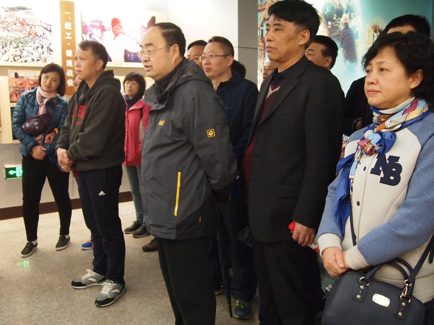 图二：何晨参观小浪底工程.JPG