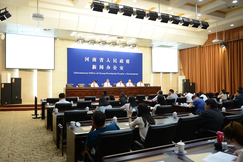 发布会现场.JPG