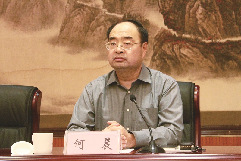 何书记.jpg