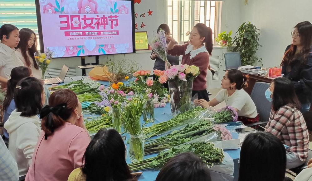 讲解插花技巧.jpg