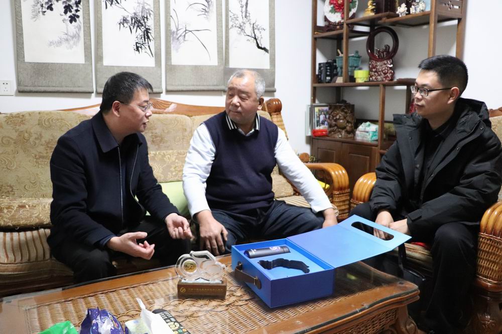 调整大小 张.JPG