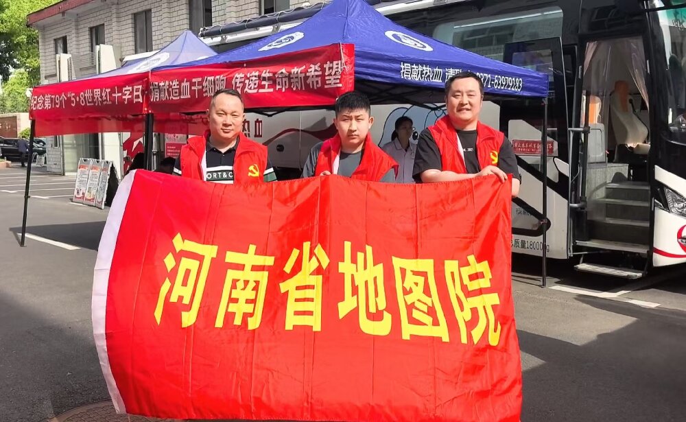 合影-压缩后.jpg